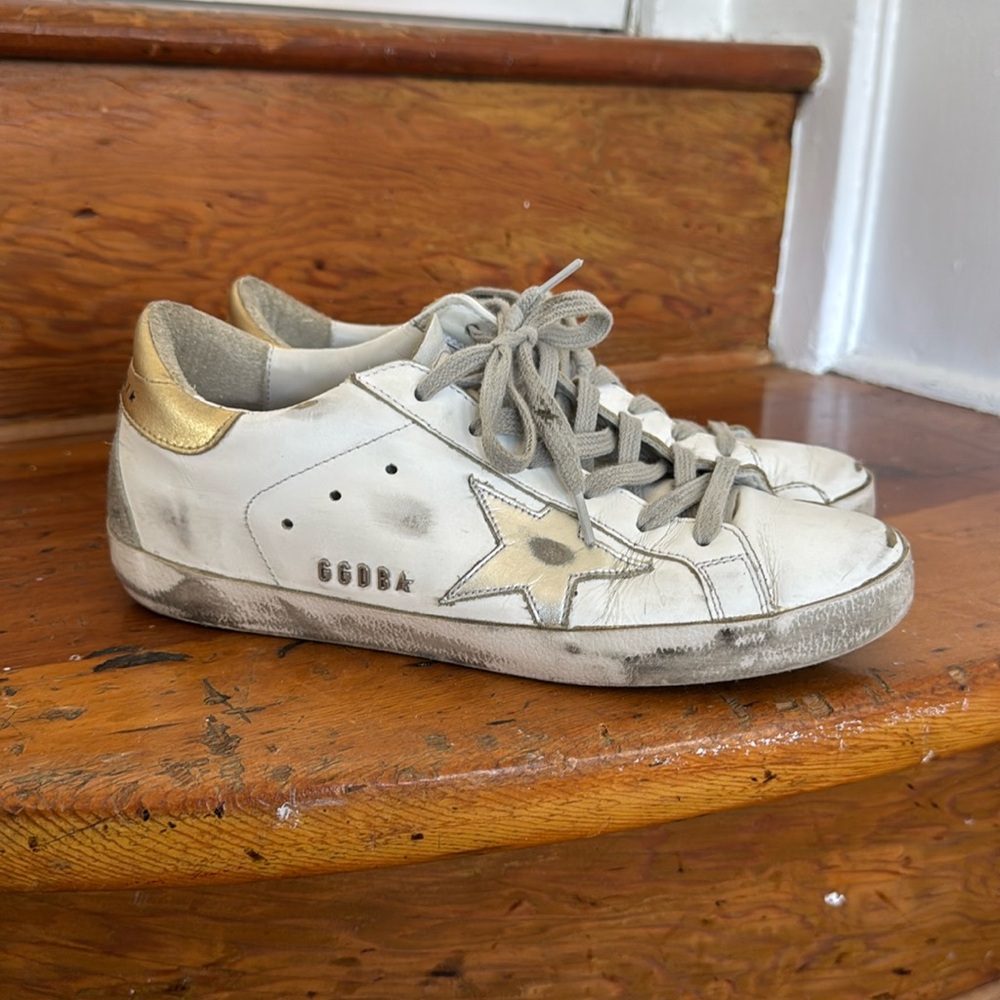 Golden Goose Superstar size 37